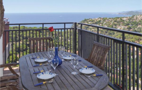 Awesome apartment in Lloret de Mar w/ WiFi, Outdoor swimming pool and 3 Bedrooms